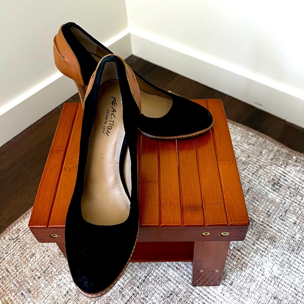 Kenneth Cole Reaction Black and Tan 4 inch heel size 8.5